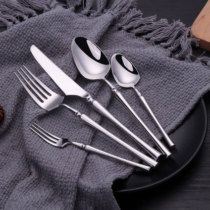 Bestickset i rostfritt stål